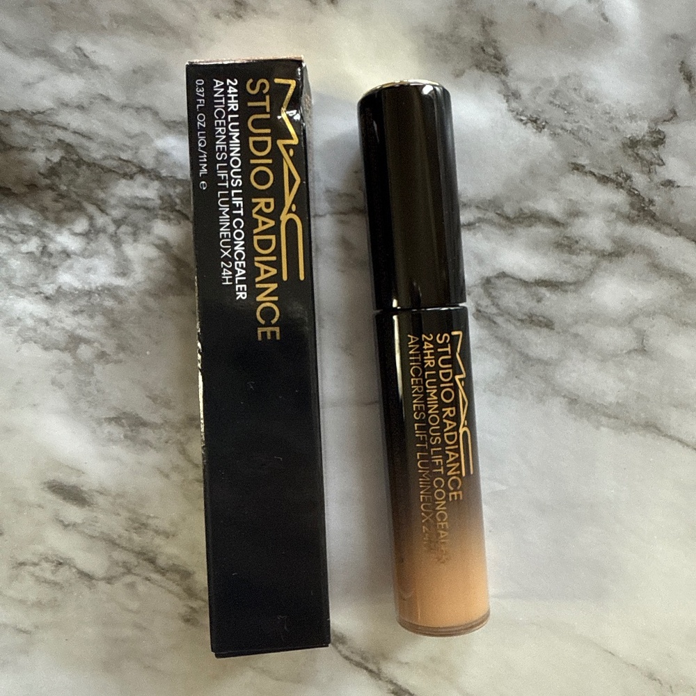 MAC cosmetics concealer